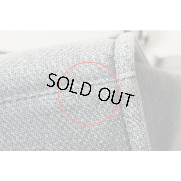 シャネル　ドーヴィル キャンバストートバック A66939 グレー／ブラック　底部にシミ