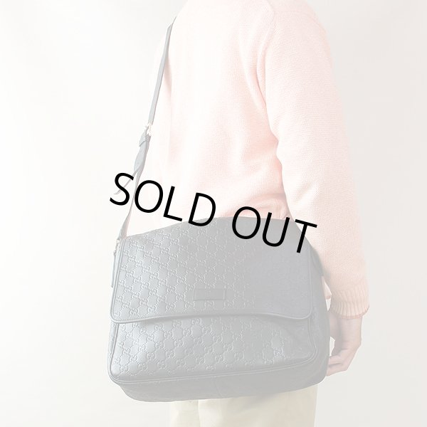 グッチ　ショルダーバック 223665 520981 ブラック　掛けたイメージ