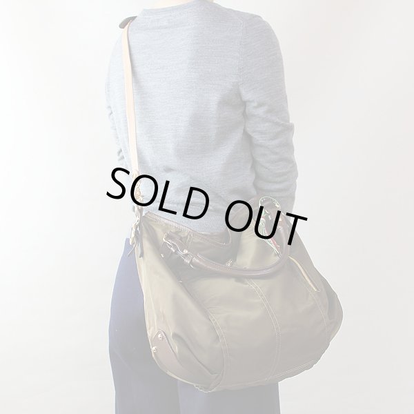 オロビアンコ　2WAYトートバック TILDE カーキ／ブラウン　掛けたイメージ