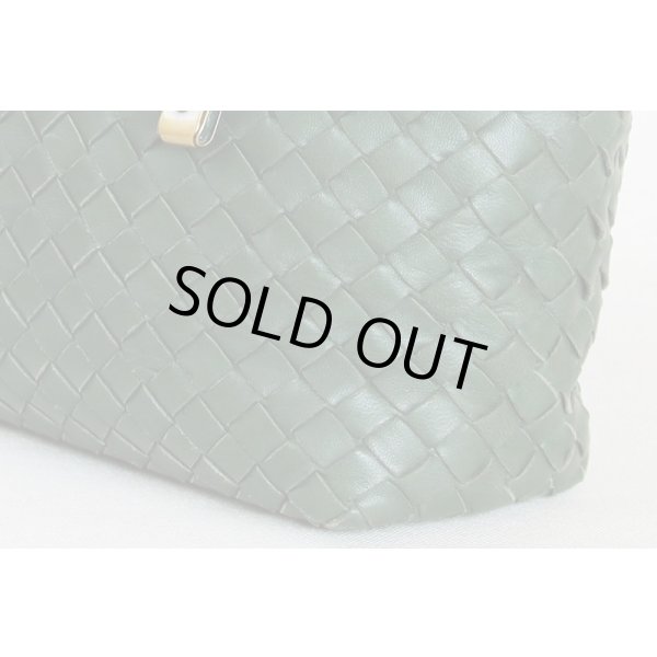 ボッテガヴェネタ　イントレチャート トートバック 162937 V00A2 3203 グリーン　サイド下部