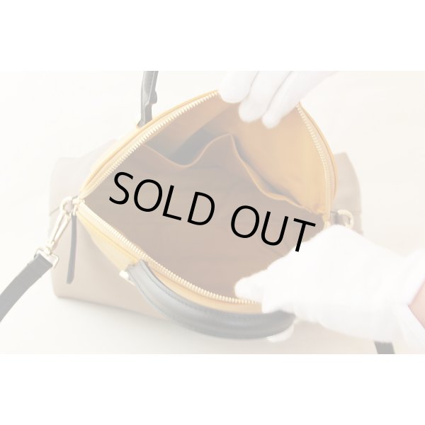 フルラ　PIPER ハンドバック マスタードイエロー／オフホワイト／ダークベージュ　中身