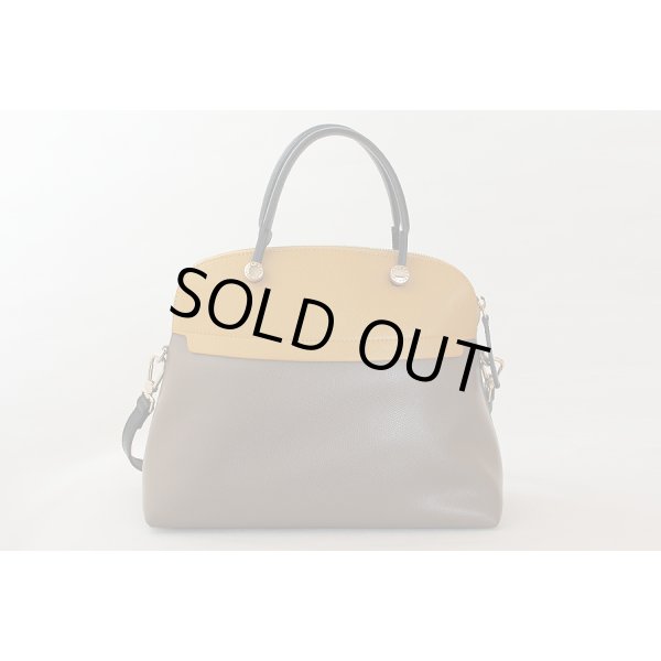 フルラ　PIPER ハンドバック マスタードイエロー／オフホワイト／ダークベージュ　裏面