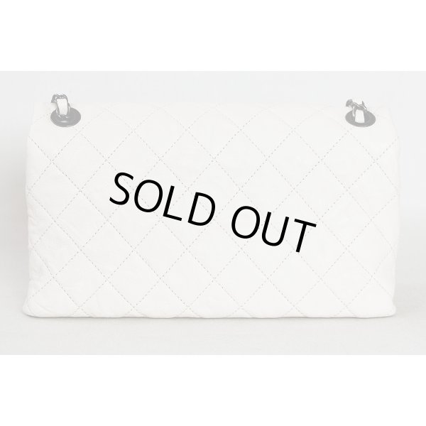 シャネル　チェーンショルダーバック アリボリー／ヴィンテージ金具　裏面