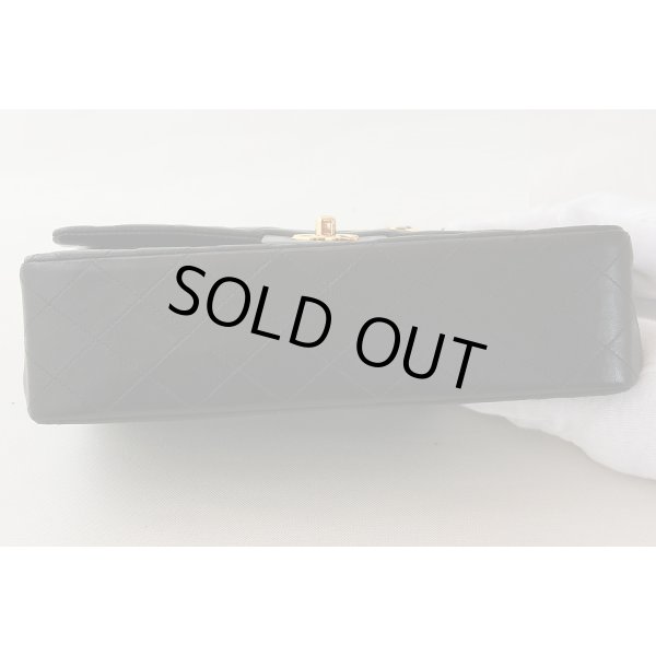 シャネル　Wフラップ チェーンショルダーバック ブラック／ボルドー ゴールド金具　底面