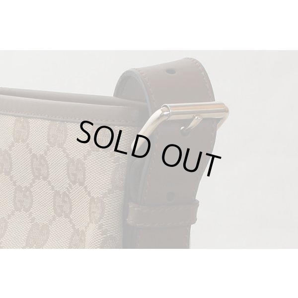 グッチ　ショルダーバック 388930 525040 ベージュ　サイド上部