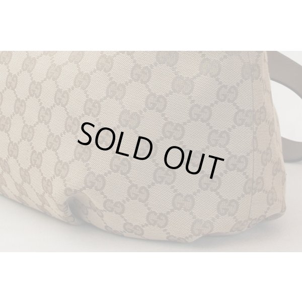 グッチ　ショルダーバック 388930 525040 ベージュ　サイド下部