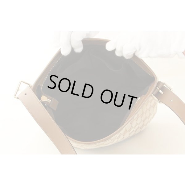 グッチ　ショルダーバック 388930 525040 ベージュ　中身