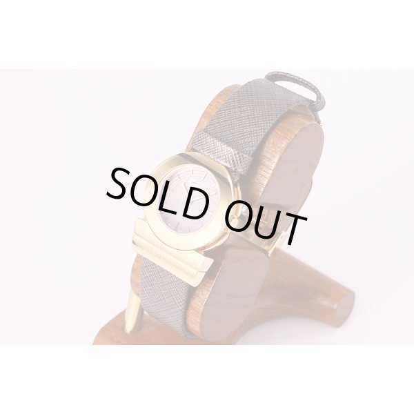 フェラガモ　ガンチーニ　FP5　茶文字盤　サイド