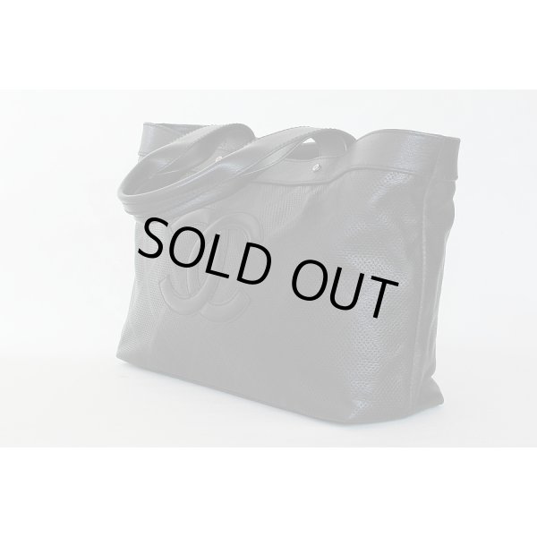 シャネル　パンチングトートバック A33936 ブラック　サイド