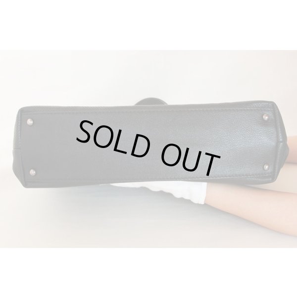 シャネル　パンチングトートバック A33936 ブラック　底