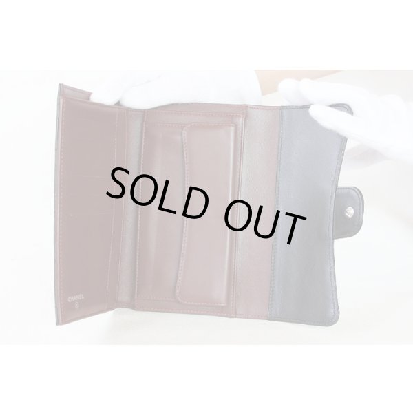 シャネル　三ツ折長サイフ A31506 ブラック／ボルドー　中身(1)