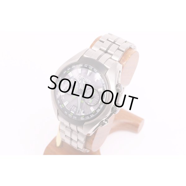 シチズン　サテライトウェーブ　CC1054-56E 黒文字盤　サイド