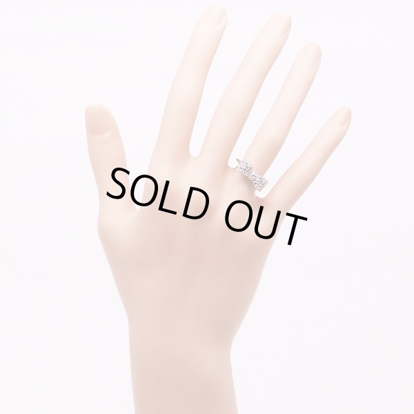 K18WG マルチストーンイリリング 3.60g 装着イメージ