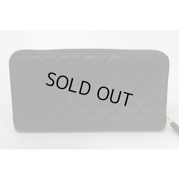 シャネル　エンブロイダリー 2.55　ラウンドファスナー長財布　ブラック／ボルドー　ゴールド金具　裏面