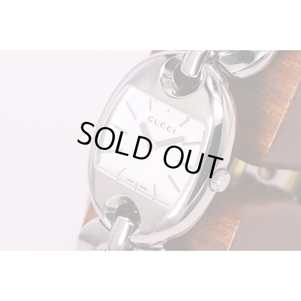 グッチ　YA121.5　マリーナ　シェル文字盤　サイド拡大