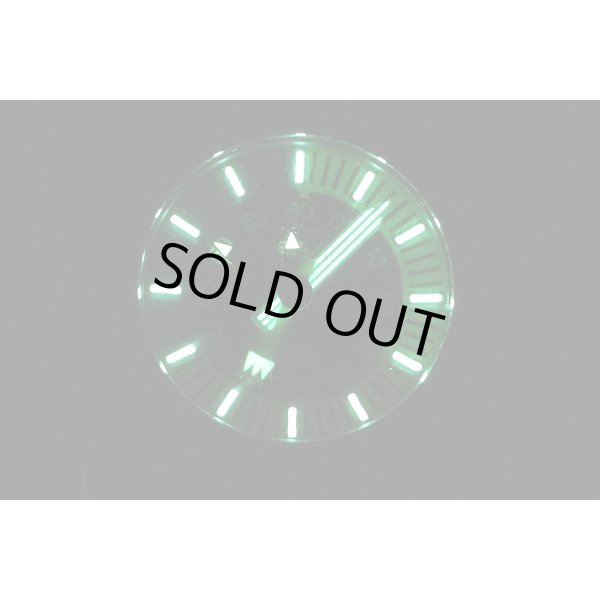 セクター　ダイビングチーム　アプネア　クロノグラフ　カラフル文字盤　暗闇