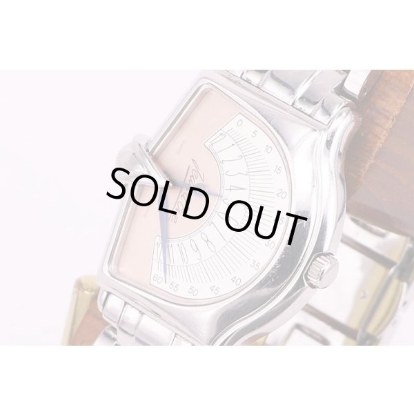 ジャンイブ　セクトラ2000　レトログラード　ピンク文字盤　サイド拡大