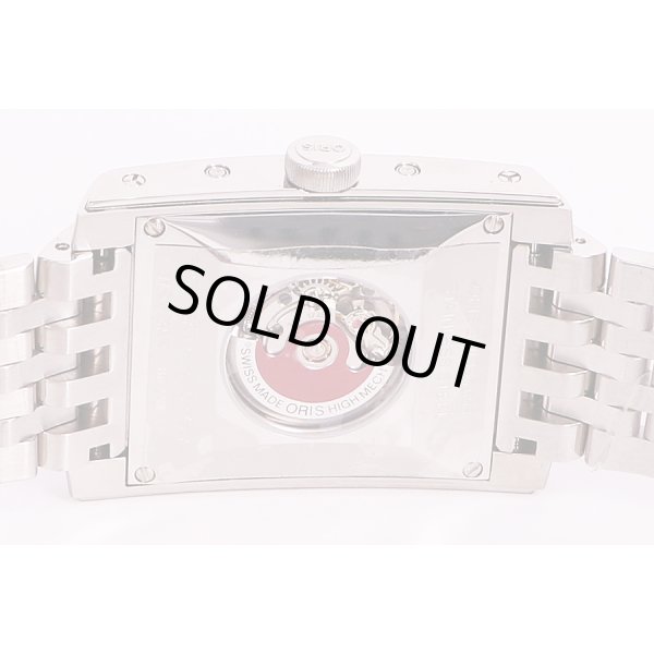 オリス　レクタンギュラー ムーンフェイス　トリプルカレンダー　白文字盤　裏面拡大