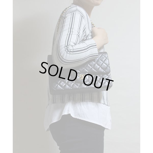 シャネル　Wチェーンショルダーバック ブラック／ボルドー　ショルダーサイズイメージ