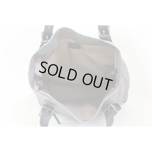 フェラガモ　トートバック FJ-24 9600 グレー／ブラック　中身