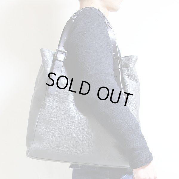 フェラガモ　トートバック FJ-24 9600 グレー／ブラック　掛けたイメージ