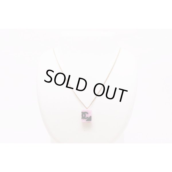 シャネル　カンボンライン ネックレス ピンク　装着イメージ