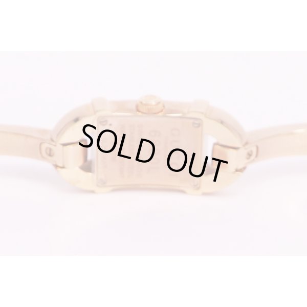 グッチ　GQ6800L　ピンクシェル文字盤　裏面拡大