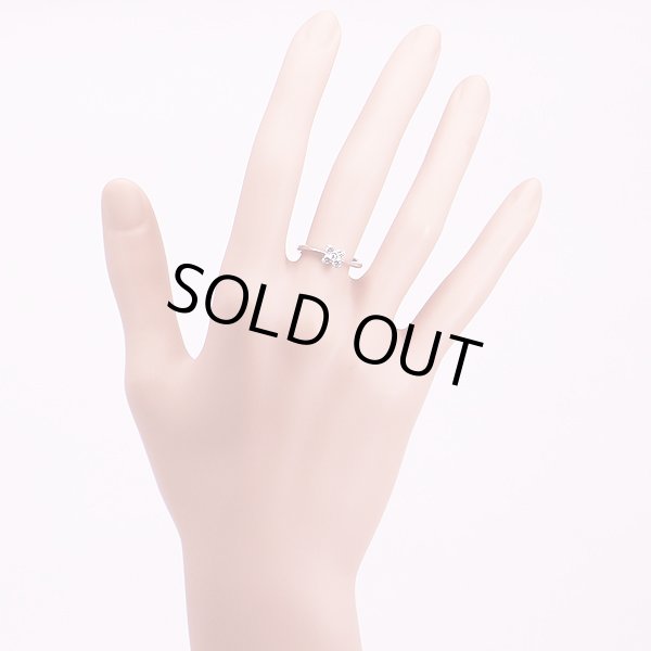 ロイヤル・アッシャー　PT900 ダイアイリリング 0.16ct 3.40g　装着イメージ