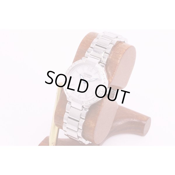 シチズン　E031-S978016 　エコドライブ　銀文字盤　ベゼルラインストーン　サイド