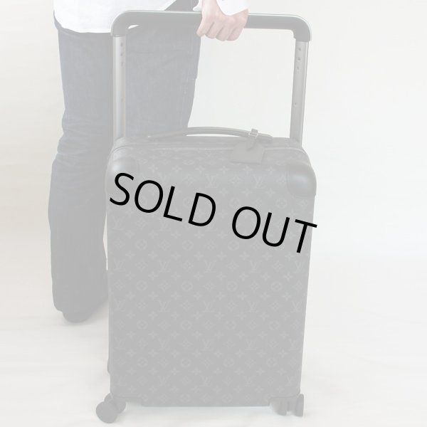 ルイ・ヴィトン　ホライゾン55 M23002　持ったイメージ(1)