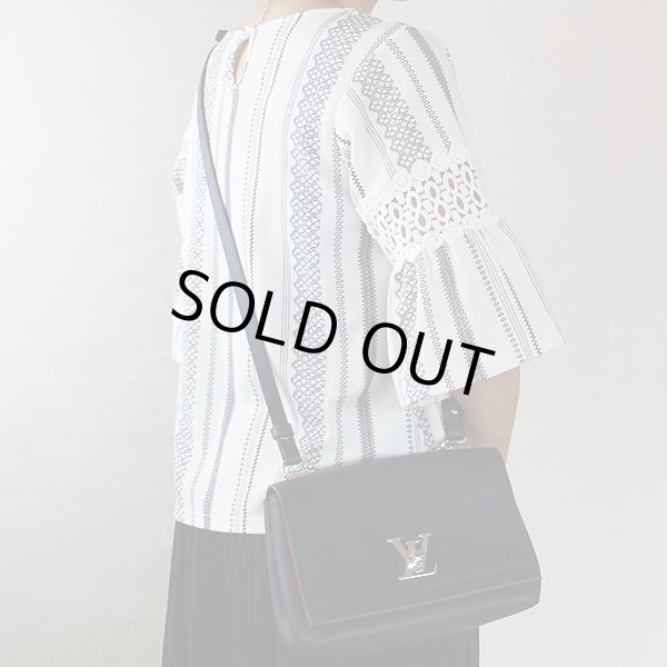 ルイヴィトン　ロックミーII BB M43391 マリーヌルージュ　掛けたイメージ