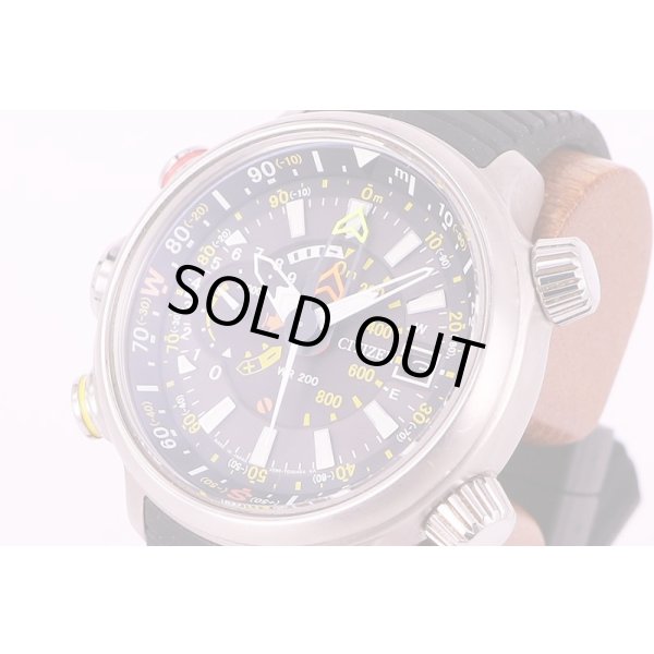 シチズン　アルティクロン　BN4021-02E　黒文字盤　サイド拡大