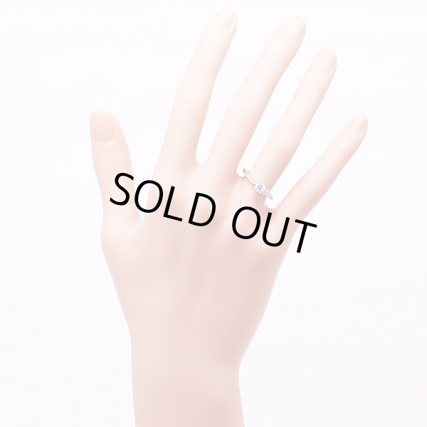 俄　PT950 ダイアイリリング 0.27ct 3.80g　装着イメージ