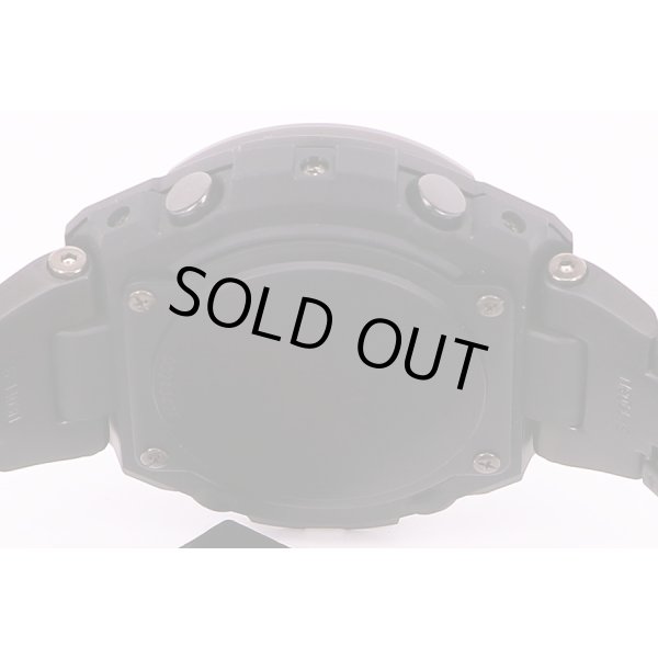 カシオ　Gショック　GST-W130BD　黒文字盤　裏面拡大