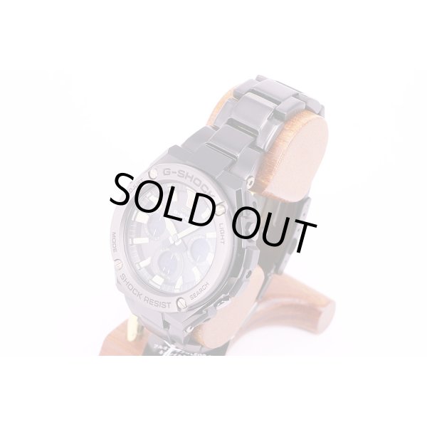 カシオ　Gショック　GST-W130BD　黒文字盤　サイド