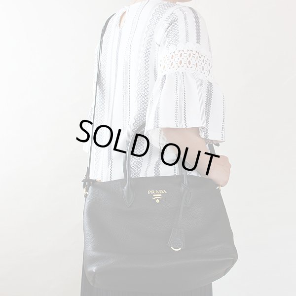 プラダ　2WAYショルダーバック 1BA063 NERO／ブラック　掛けたイメージ