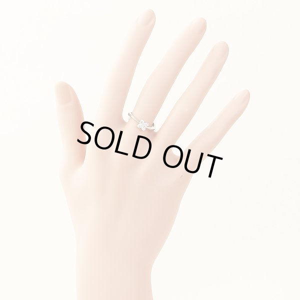 ロイヤル・アッシャー　PT900 ダイアイリリング 0.16ct 3.30g　装着イメージ