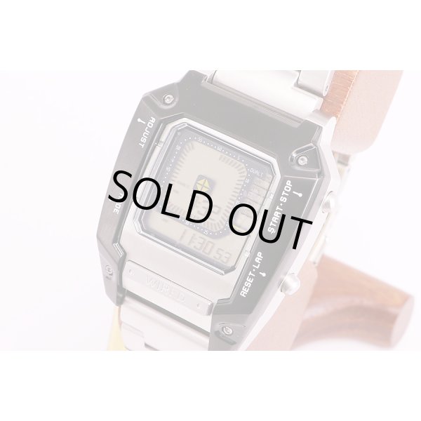 ワイアード　デジボーグＡＧＡＭ６０１　デジタル文字盤　メタルギアソリッドＶ限定　サイド拡大