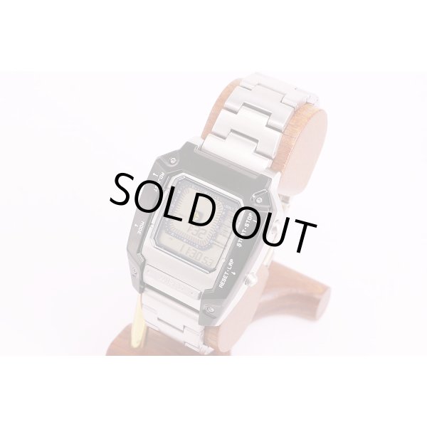 ワイアード　デジボーグＡＧＡＭ６０１　デジタル文字盤　メタルギアソリッドＶ限定　サイド