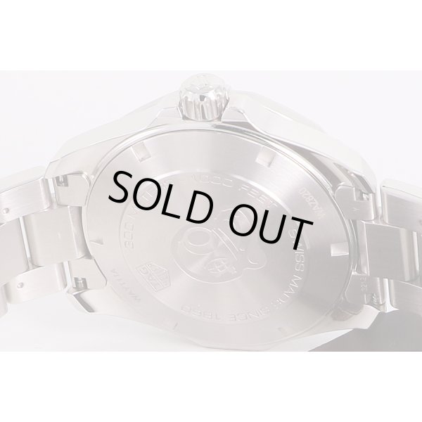 タグホイヤー　アクアレーサー　WAY111A　黒文字盤　裏面拡大