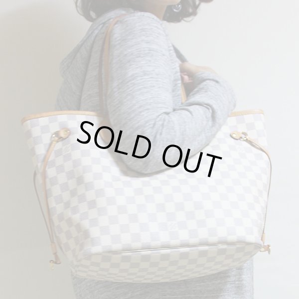 ルイ・ヴィトン　ネヴァーフルMM N41361 ベージュ　掛けたイメージ