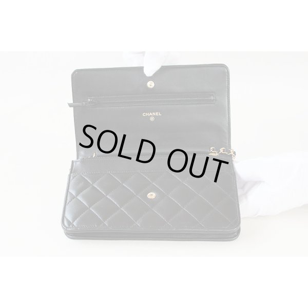 シャネル　チェーンウォレット　黒／ゴールド金具　中身