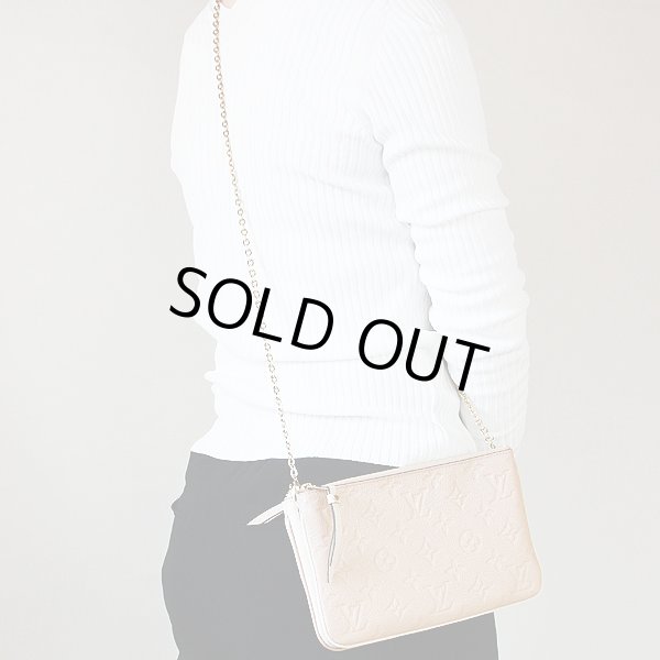 ルイ・ヴィトン　ポシェット・ドゥーブルジップ　M63919　バージュドレ　掛けたイメージ(1)