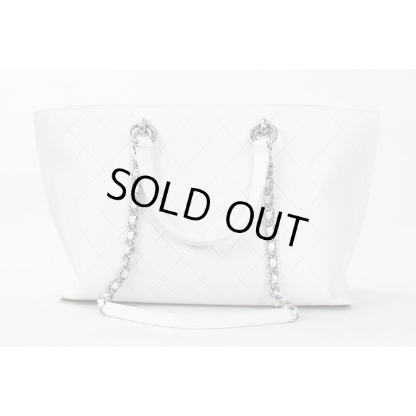 シャネル　トートバック　裏面