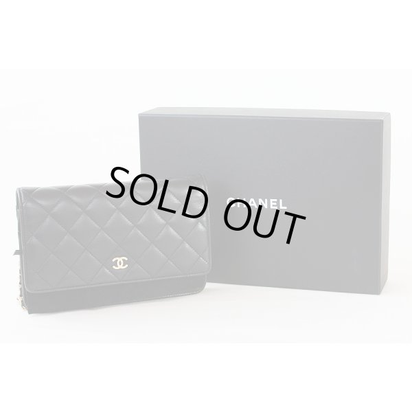 シャネル　チェーンウォレット　黒／ゴールド金具　箱