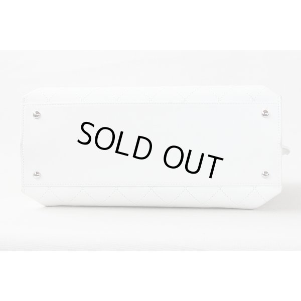 シャネル　トートバック　底