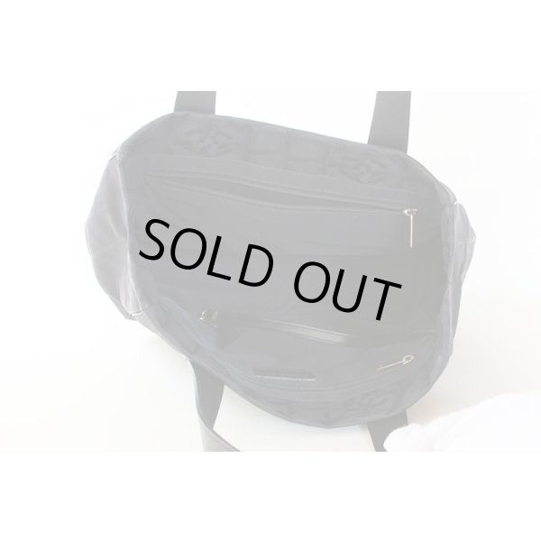 シャネル　ニュートラベルライントートPM　A20457　ノワール　中身