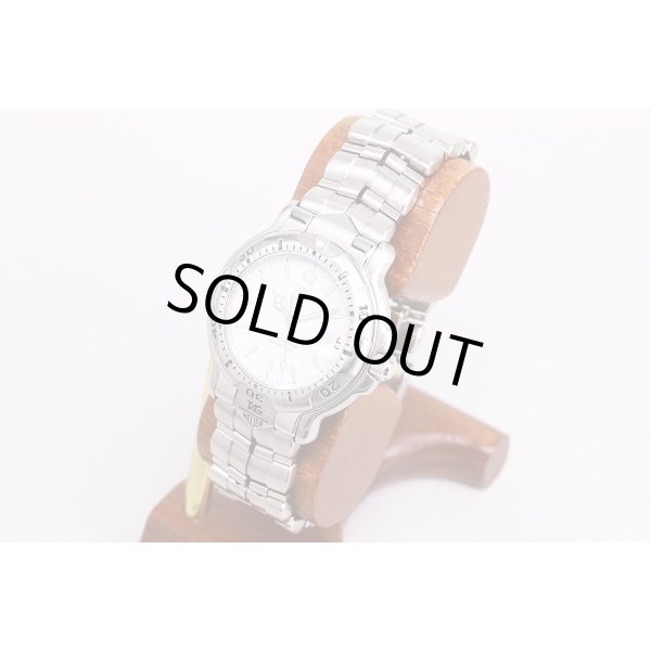 タグホイヤー　6000　WH1111　白文字盤　サイド