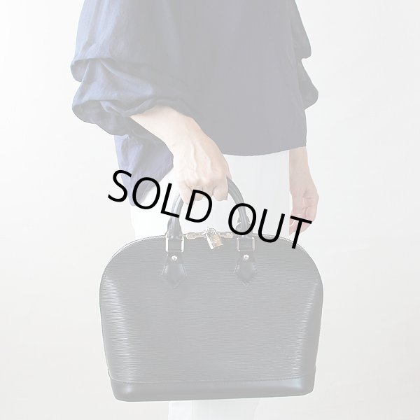 ルイヴィトン　アルマ　M52802　FL2079　ノワール　SIV金具　持ったイメージ