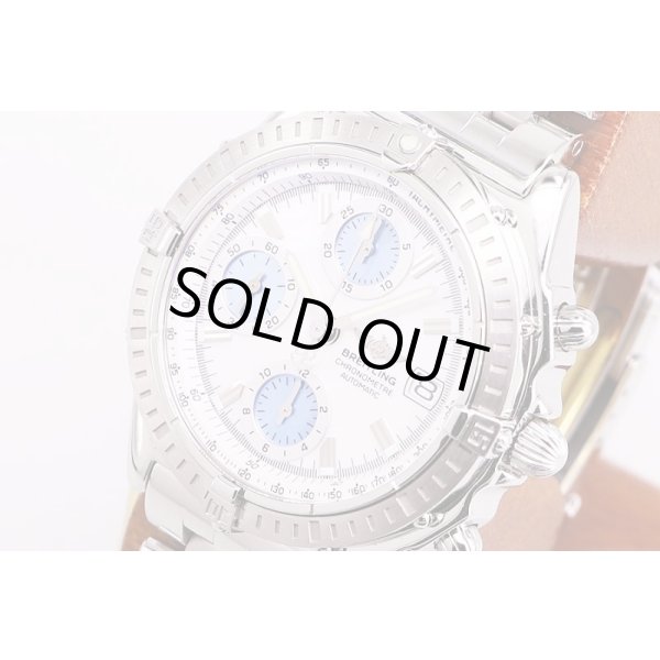 ブライトリング　クロノマット　A13352　日本限定　白／青シェル文字盤　サイド拡大